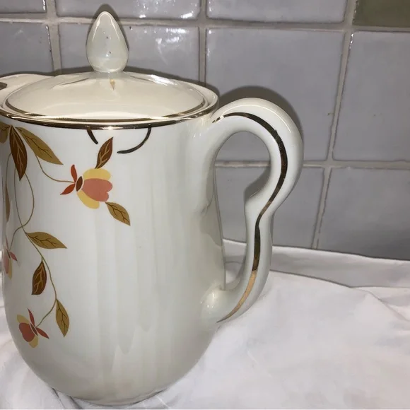 Vintage Hall’s Superior Autumn Leaf 8 Cup Coffee Pot & Lid - Picture 3 of 16